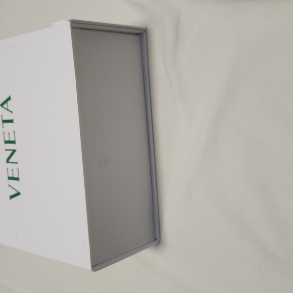 Bottega Veneta Empty Box White - Picture 9 of 11
